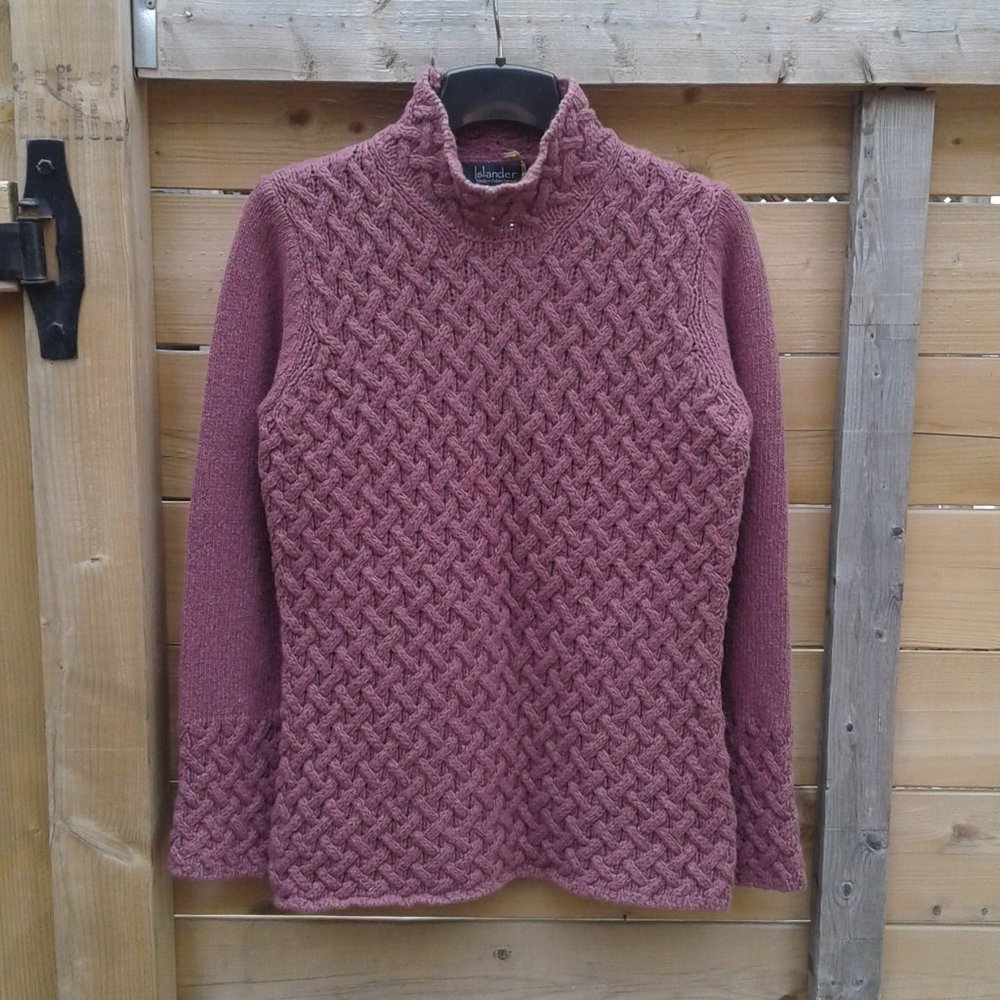 Rare! Islander dusty rose wool cashmere cable knit sweater